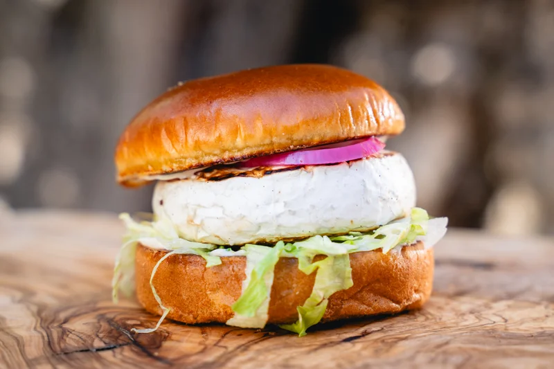 Grillsajtos Burger 1 Grillsajtos Burger